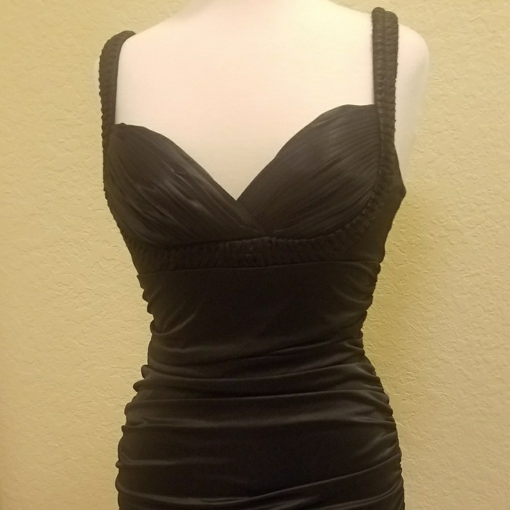 Dress - Picture 2 of 4
